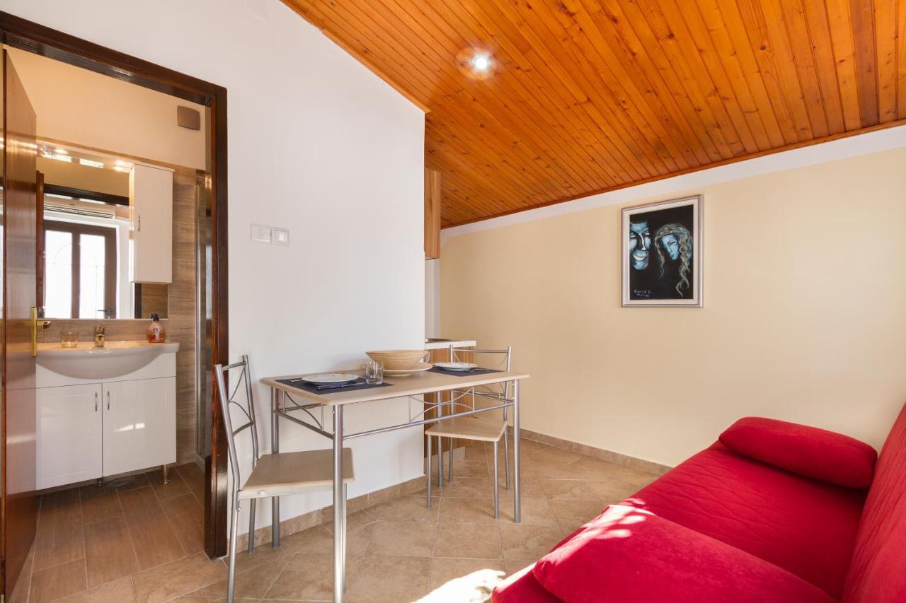 Weis Apartments Rovinj Exterior foto