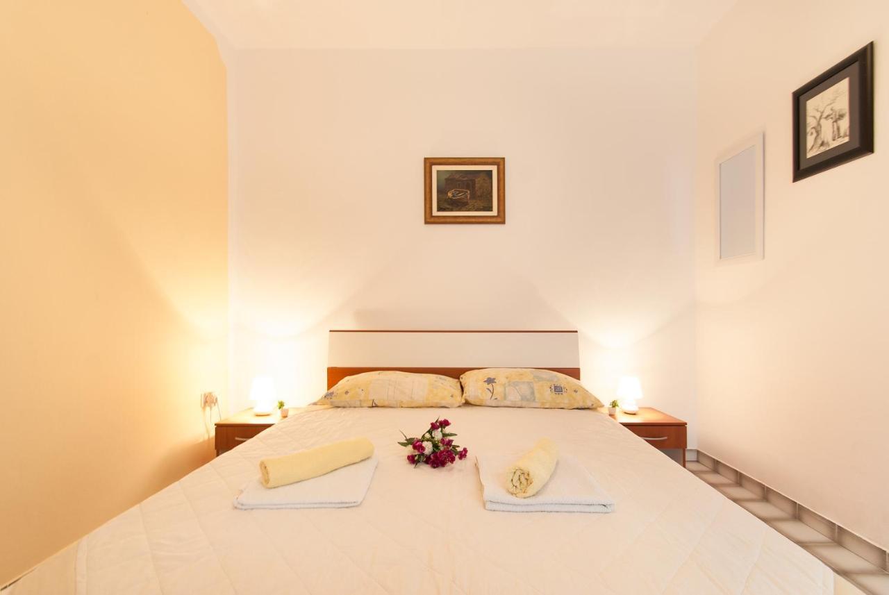 Weis Apartments Rovinj Zimmer foto