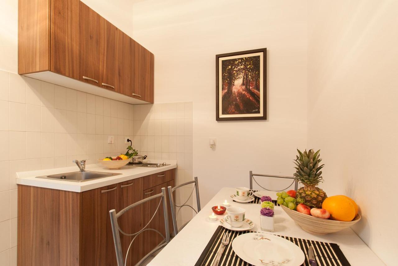 Weis Apartments Rovinj Zimmer foto
