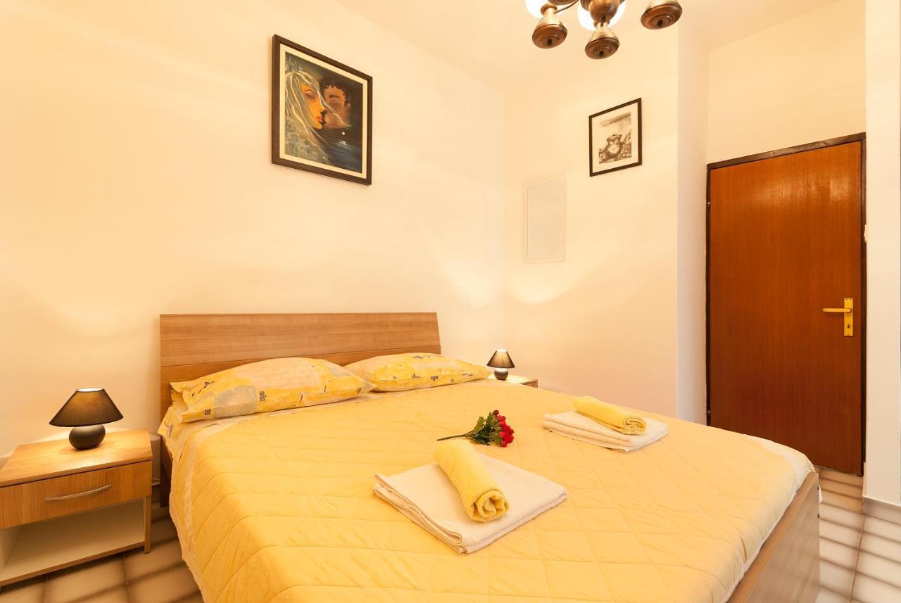 Weis Apartments Rovinj Zimmer foto