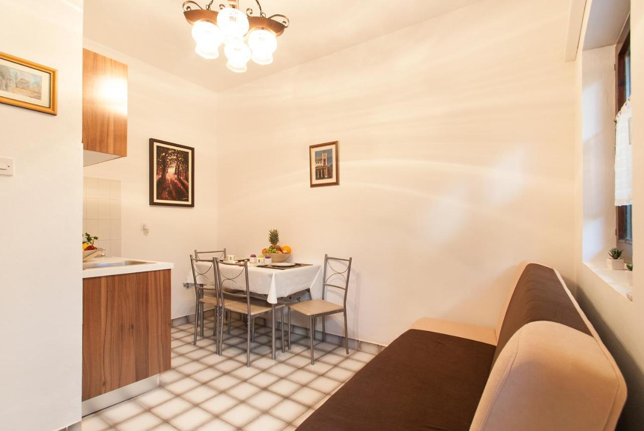 Weis Apartments Rovinj Zimmer foto